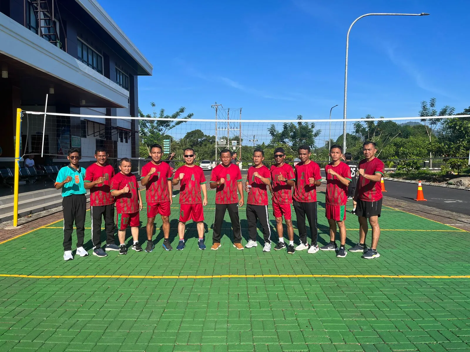 PERTANDINGAN VOLI DILMIL MANADO VS PN AIRMADIDI